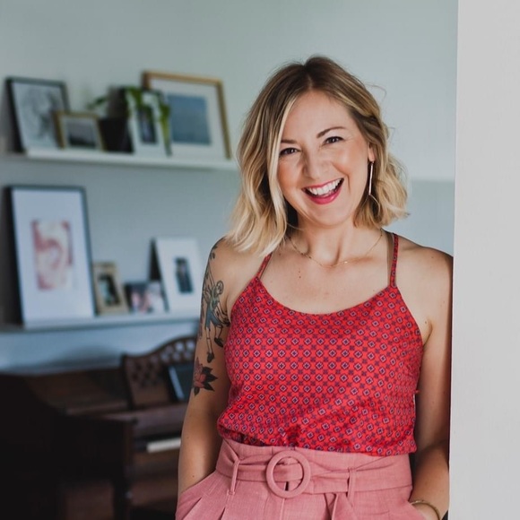 Meet your Posher, Lindsy - Picture 1 of 1